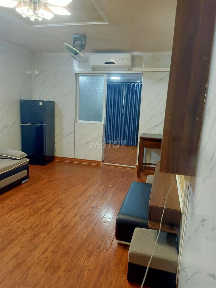 Bán Căn Hộ Tầng 5 Nghĩa Tân, Gần Chợ, 50m2, Giá 2,9 Tỷ.