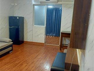 Bán Căn Hộ Tầng 5 Nghĩa Tân, Gần Chợ, 50m2, Giá 2,9 Tỷ.