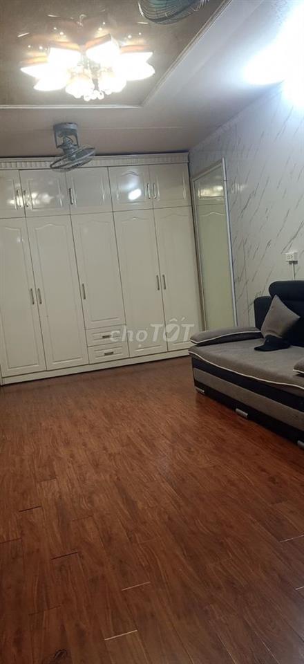 Bán Căn Hộ Tầng 5 Nghĩa Tân, Gần Chợ, 50m2, Giá 2,9 Tỷ.