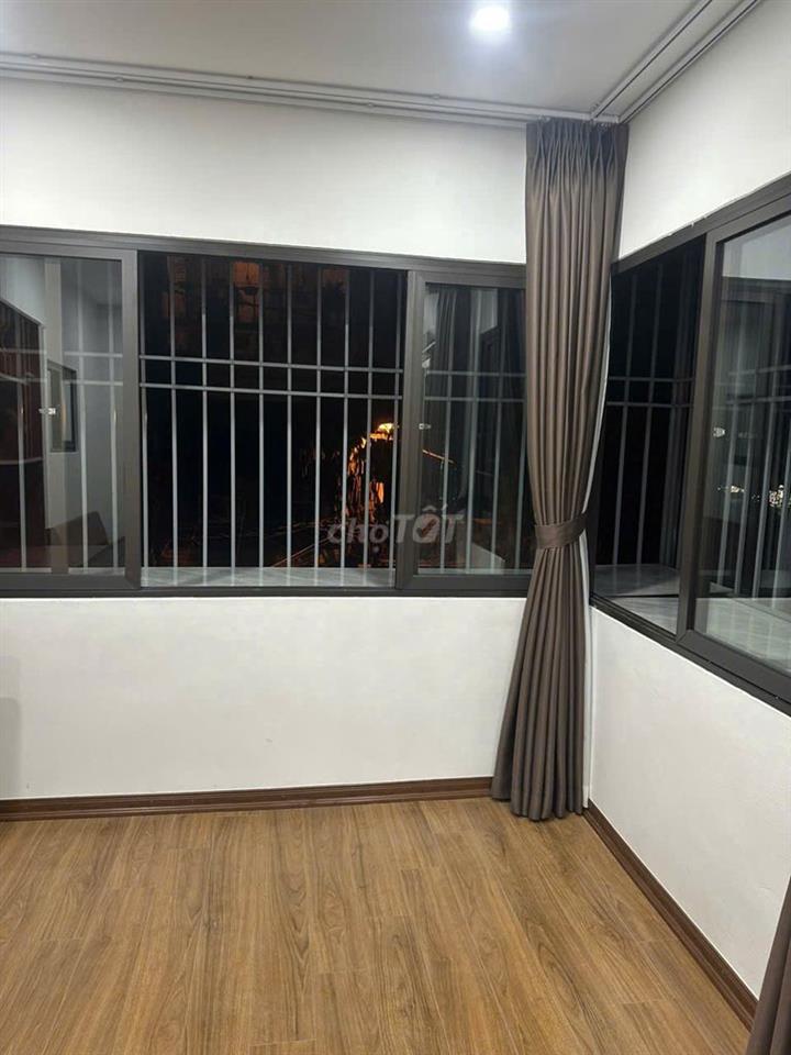 Cho Thuê Căn Hộ Tầng 5 A8 Nghĩa Tân, Nghĩa Đô, 75m2. Giá 7,5 triệu