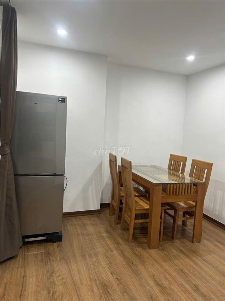 Cho Thuê Căn Hộ Tập Thể Nghĩa Tân, 45m2 Tầng 3, 