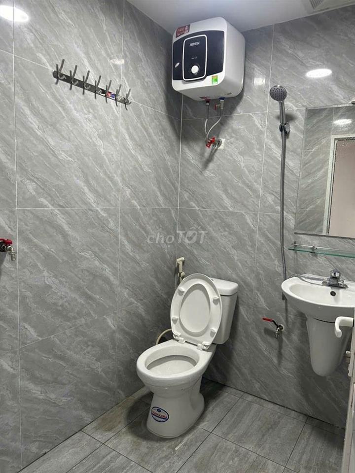 Cho Thuê Căn Hộ Tập Thể Nghĩa Tân, 45m2 Tầng 3, 