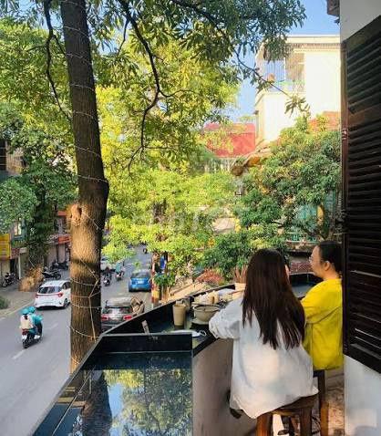 Mặt phố cổ - Bao QH 100 năm - mặt tiền lớn, vỉa hè rộng, kinh doanh