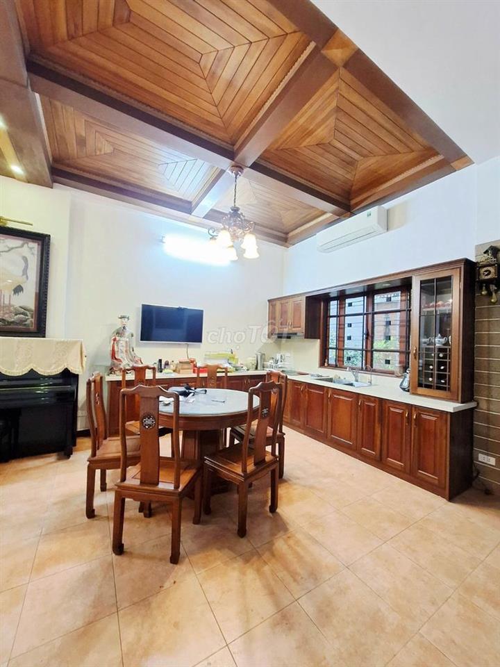 Mặt phố cổ - Bao QH 100 năm - mặt tiền lớn, vỉa hè rộng, kinh doanh