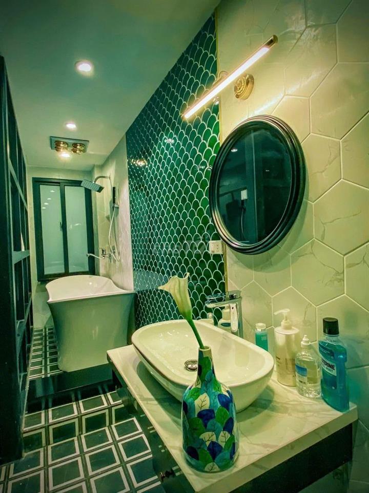 Nhà cực đẹp con phố vip Hoàng Cầu - Gara 7 tầng NT dát vàng  >20tỷ