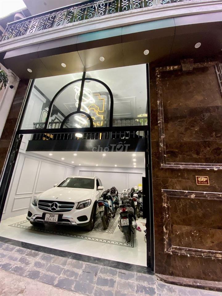 Nhà cực đẹp con phố vip Hoàng Cầu - Gara 7 tầng NT dát vàng  >20tỷ