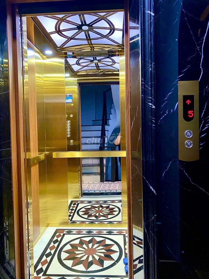 Nhà cực đẹp con phố vip Hoàng Cầu - Gara 7 tầng NT dát vàng  >20tỷ