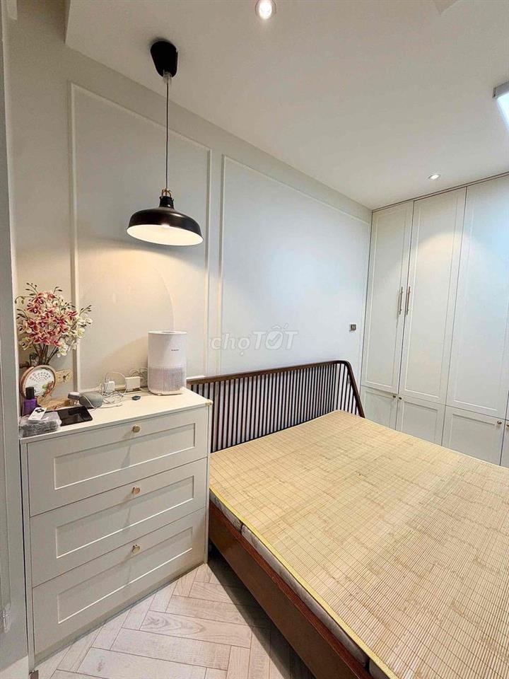 bán căn hộ yên hoà 98m mới nội thất cao cấp