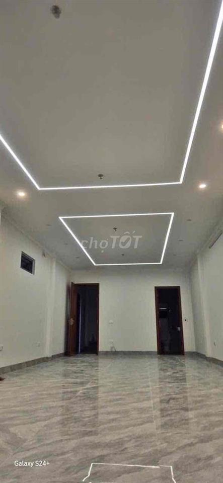 CHO THUÊ TOÀ NHÀ VP VIP 6TẦNG THANG MÁY- KHU PHỐ SẦM UẤT -KINH DOANH