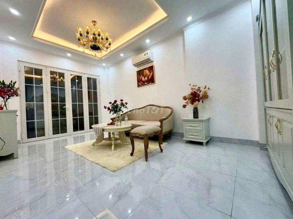 TÒA CĂN HỘ ĐỘI CẤN BA ĐÌNH- Ô TÔ VÀO NHÀ-NGÕ THÔNG KINH DOANH