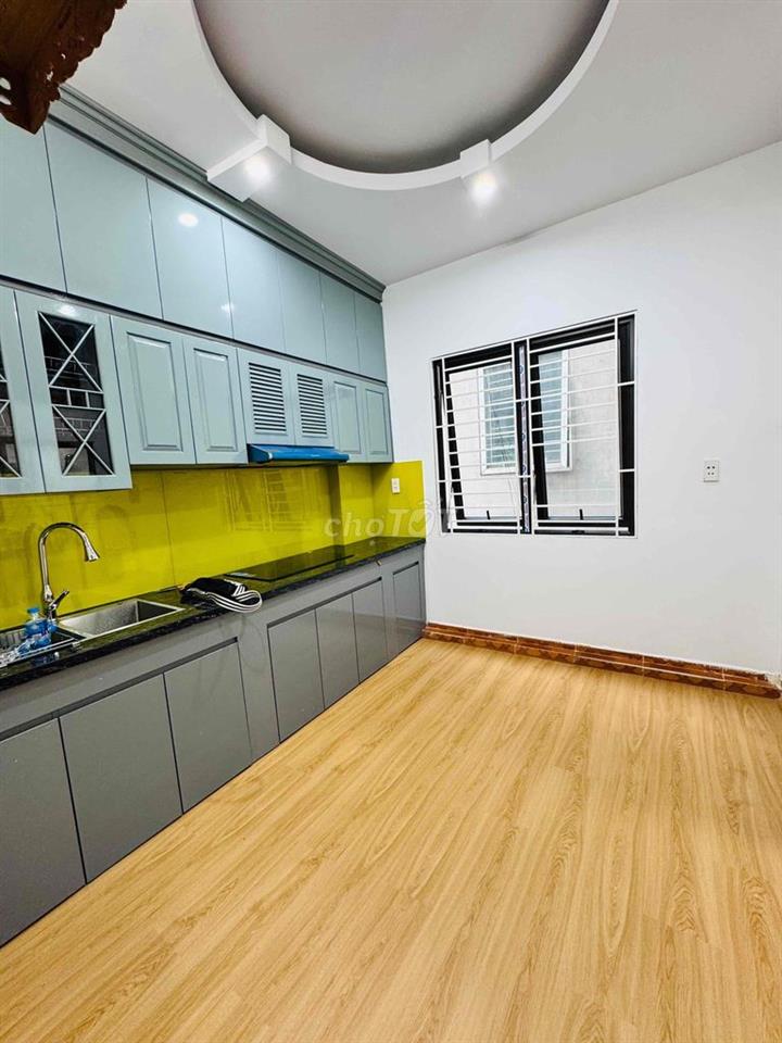 cc mini 6tầng , cho thuê P302 ngõ 27 đường võ chí công