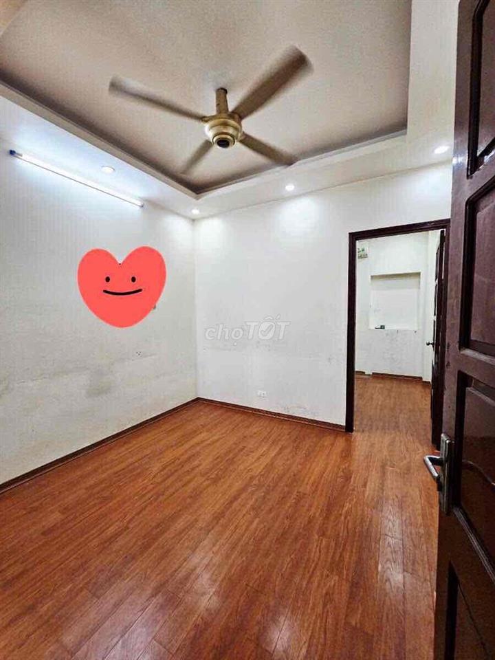 Chính chủ bán căn hộ tập thể chung cư B3