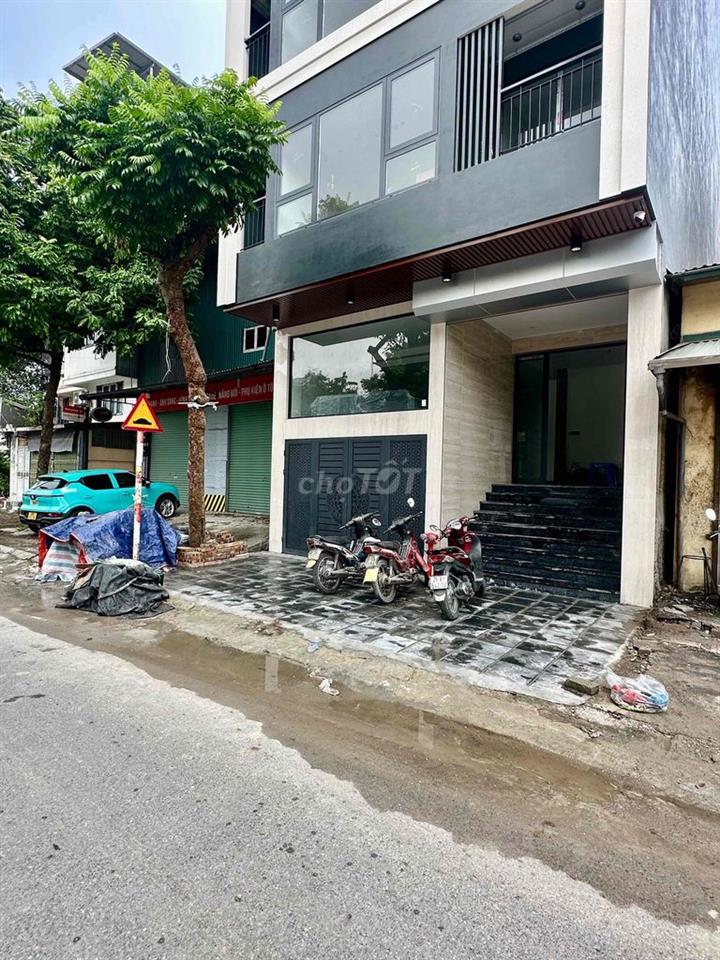 🏡 🏡🏡-  chính chủ cho thuê 👏👏 🏰 - Tầng văn phòng mới 100% 🏡 - Diện tích