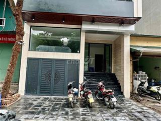 🏡 🏡🏡-  chính chủ cho thuê 👏👏 🏰 - Tầng văn phòng mới 100% 🏡 - Diện tích