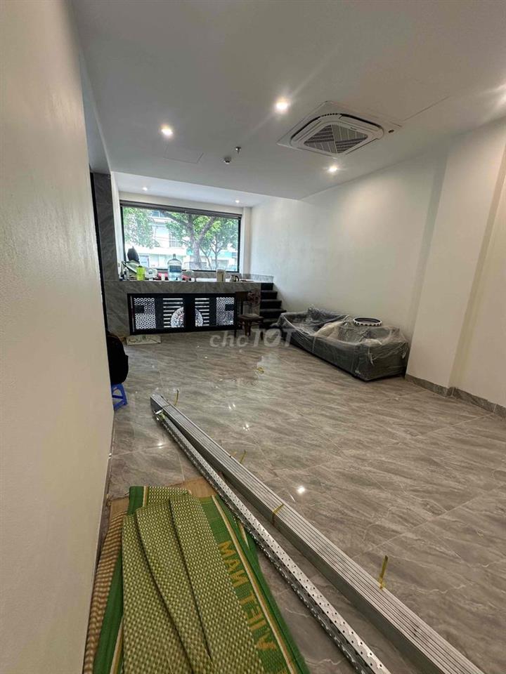 🏡 🏡🏡-  chính chủ cho thuê 👏👏 🏰 - Tầng văn phòng mới 100% 🏡 - Diện tích