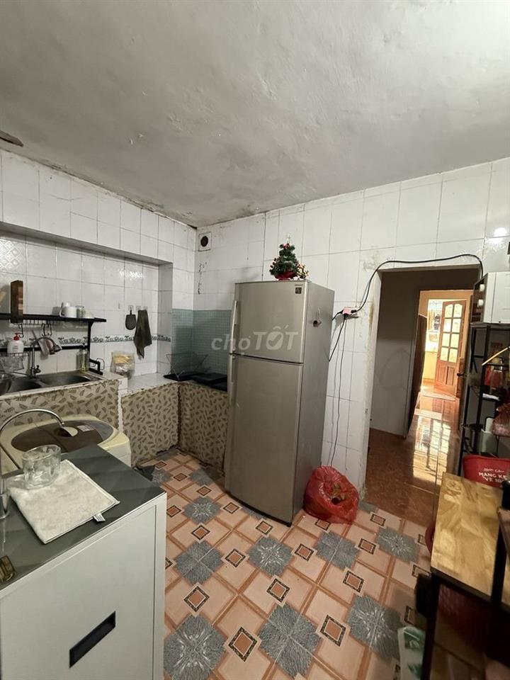 Căn hộ tầng 4, 70m2, 2 ngủ, 7 triệu/tháng