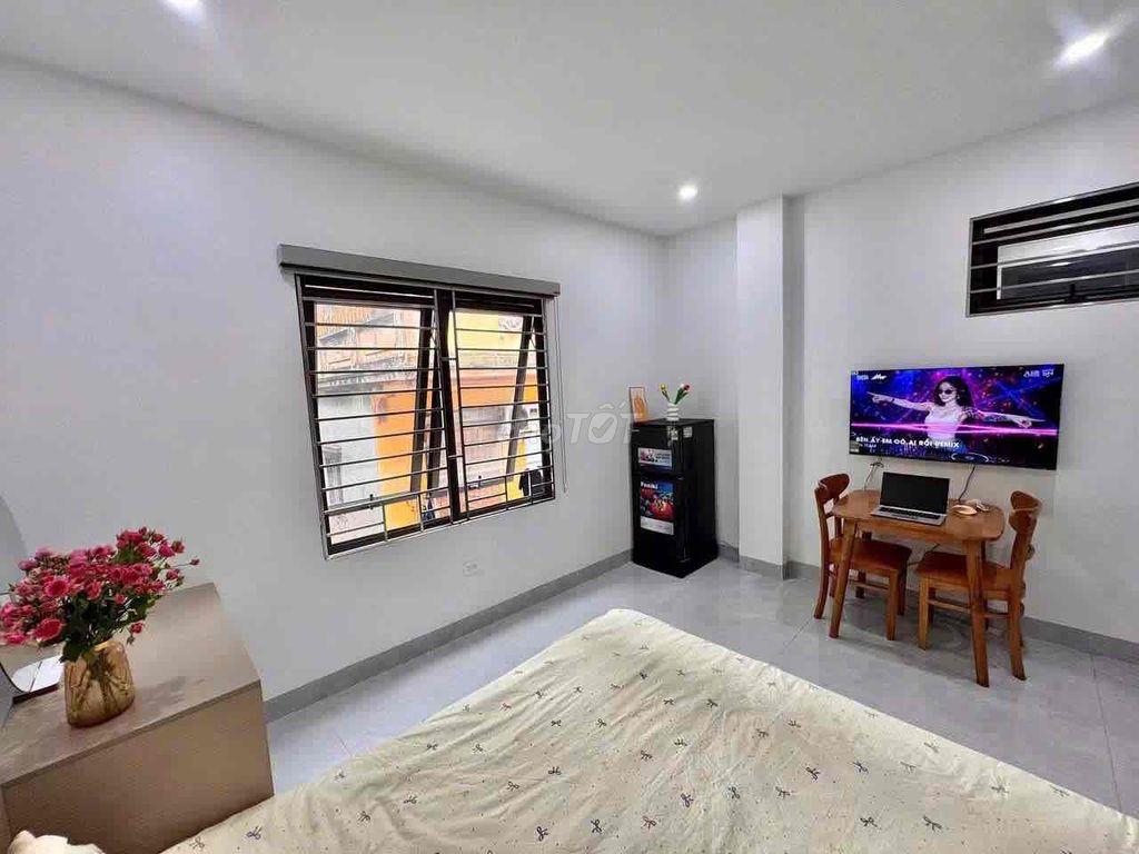 Phòng đẹp thoáng ngay gần Trung tâm Cầu Giấy