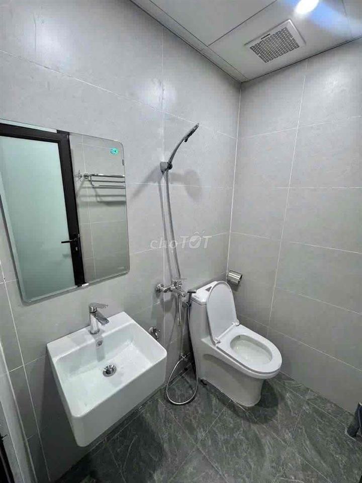 Phòng đẹp thoáng ngay gần Trung tâm Cầu Giấy