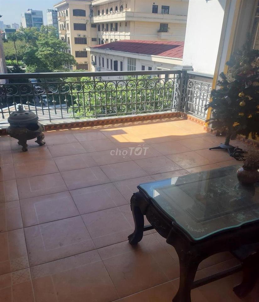 Cho thuê nhà 5 tầng ngõ 2 phố Hoàng Sâm - 18 triệu/th, ngõ rộng để xe