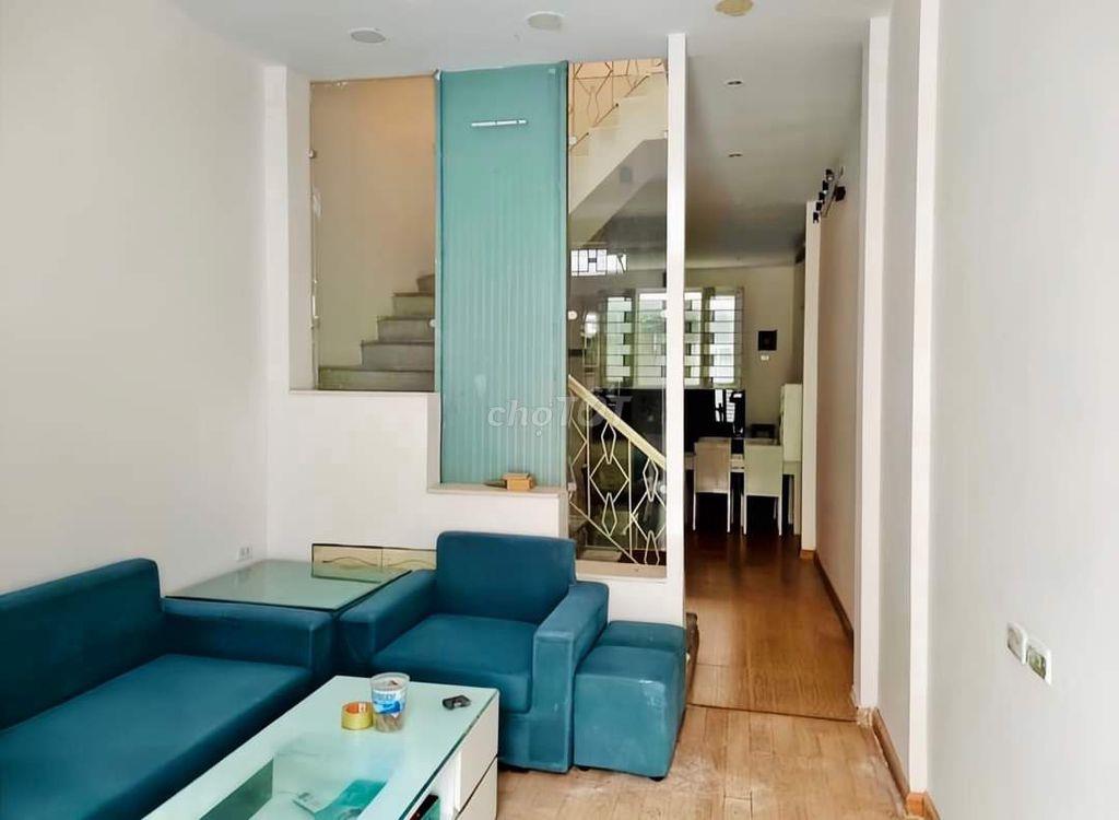 Cho thuê nhà ngõ 17 Phùng Chí Kiên, 50m2 x 3 tầng, 3 ngủ, 1 khách, bếp