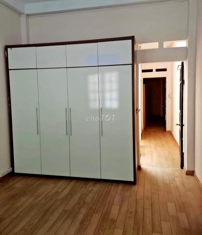 Cho thuê nhà ngõ 17 Phùng Chí Kiên, 50m2 x 3 tầng, 3 ngủ, 1 khách, bếp