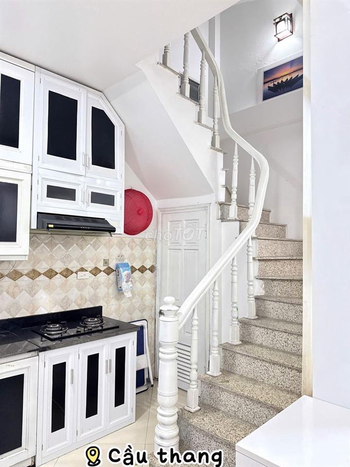 Cho thuê nhà riêng ngõ 255 Cầu Giấy, dt 35m x 5 tầng, 3 ngủ, 1 pk, bếp