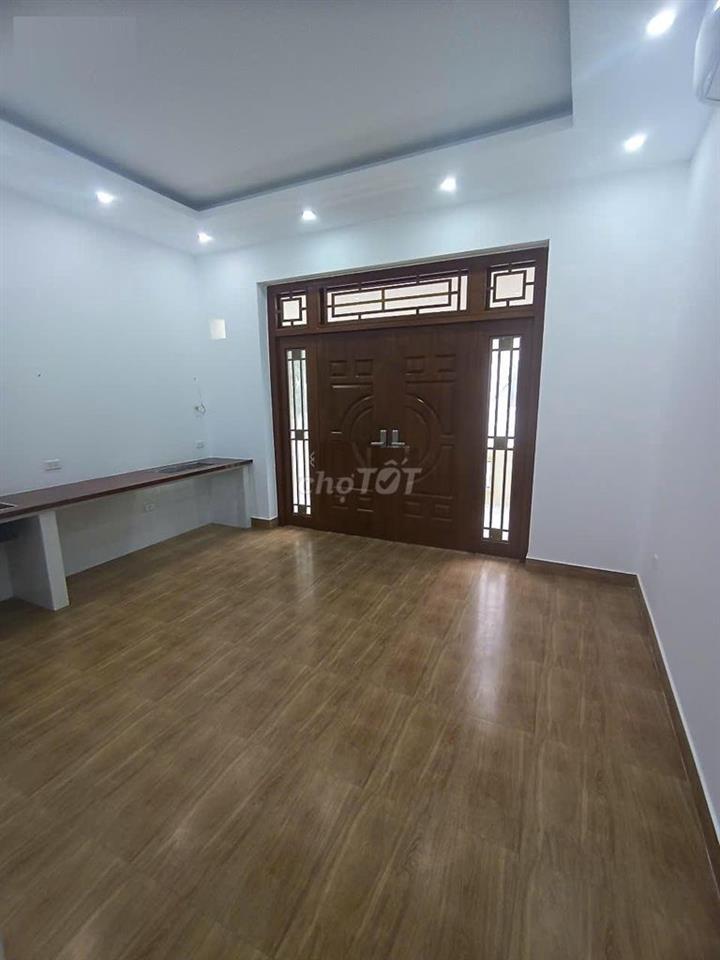 Cho thuê nhà ngõ 61 phố Phạm Tuấn Tài - 65M x 5 tầng đường ô tô tránh