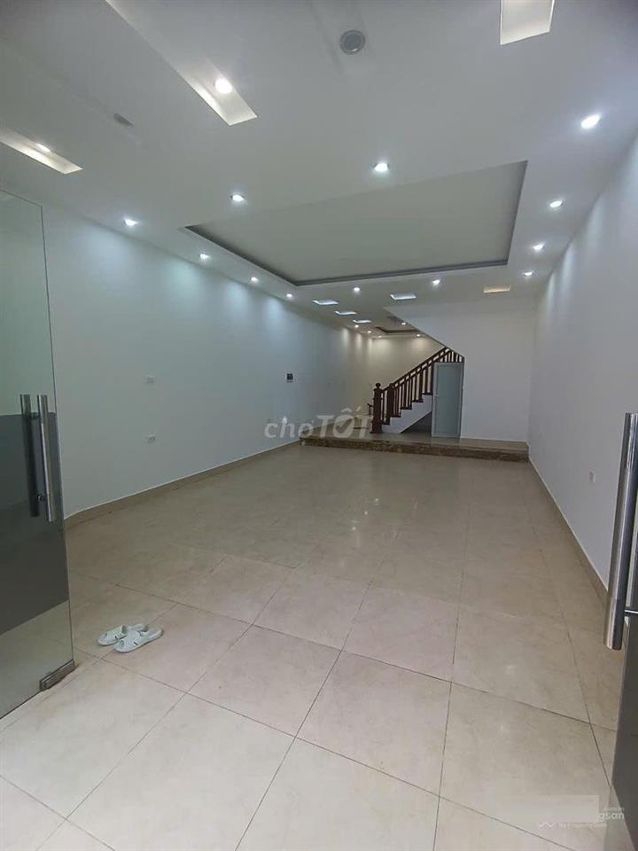 Cho thuê nhà ngõ 61 phố Phạm Tuấn Tài - 65M x 5 tầng đường ô tô tránh