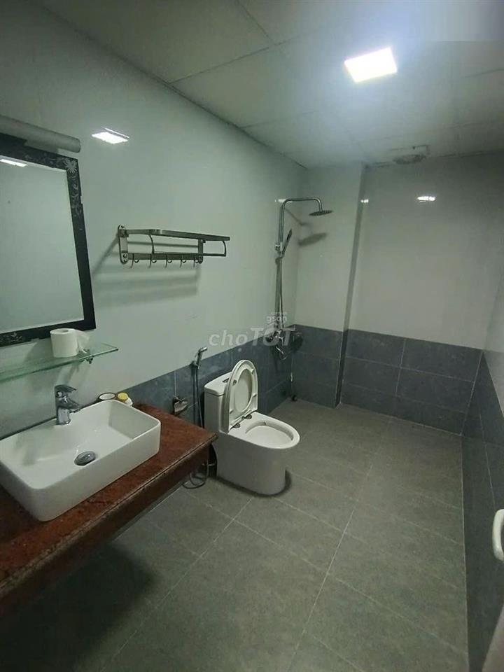 Cho thuê nhà ngõ 61 phố Phạm Tuấn Tài - 65M x 5 tầng đường ô tô tránh