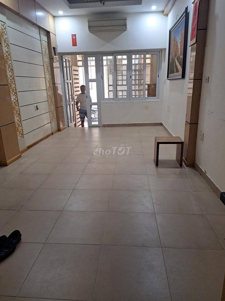 Cho thuê căn nhà 5 tầng tại ngõ 2 phố Hoàng Sâm - đường rộng để ô tô
