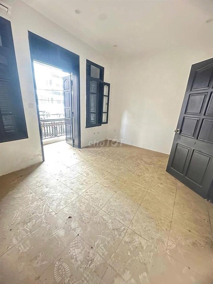 Cho thuê nhà ngõ 180 Hoàng Quốc Việt, 50m2 x 5 tầng đủ Đh, ngõ để ô tô
