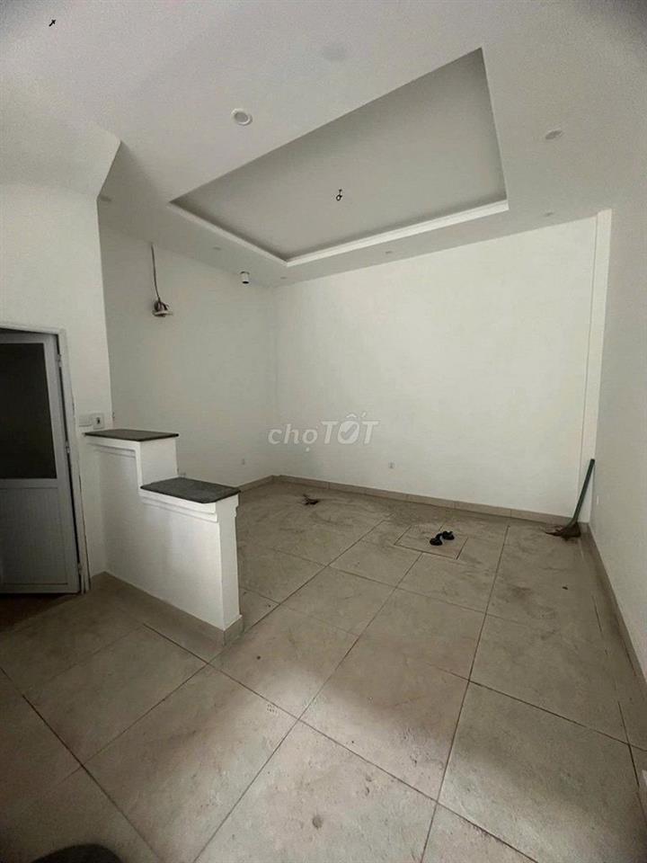 Cho thuê nhà ngõ 180 Hoàng Quốc Việt, 50m2 x 5 tầng đủ Đh, ngõ để ô tô
