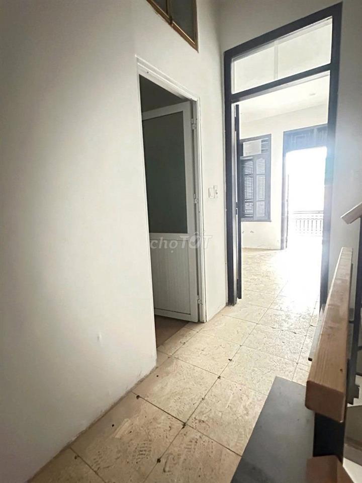 Cho thuê nhà ngõ 180 Hoàng Quốc Việt, 50m2 x 5 tầng đủ Đh, ngõ để ô tô