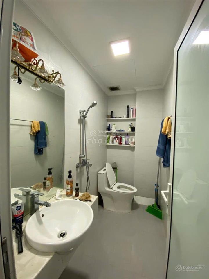Nhà ngõ 215 Trần Quốc Hoàn, 45M x 6 tầng mỗi tầng 2p + 1 wc, đủ ĐH, Nl