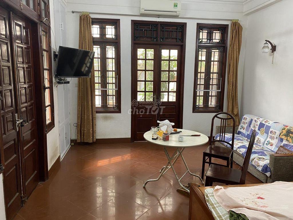 Cho thuê nhà phố Nghĩa Đô - Dt 80m2 x 4 tầng lô góc làm Vp, Kinh doanh