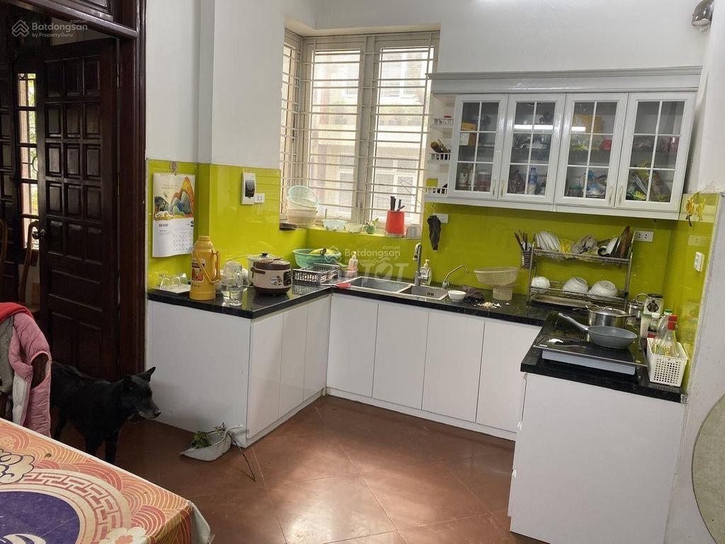 Cho thuê nhà phố Nghĩa Đô - Dt 80m2 x 4 tầng lô góc làm Vp, Kinh doanh