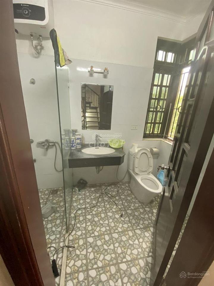 Cho thuê nhà phố Nghĩa Đô - Dt 80m2 x 4 tầng lô góc làm Vp, Kinh doanh