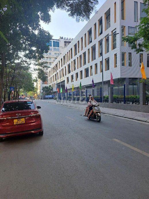 Cho thuê nhà phố Nghĩa Đô - Dt 80m2 x 4 tầng lô góc làm Vp, Kinh doanh