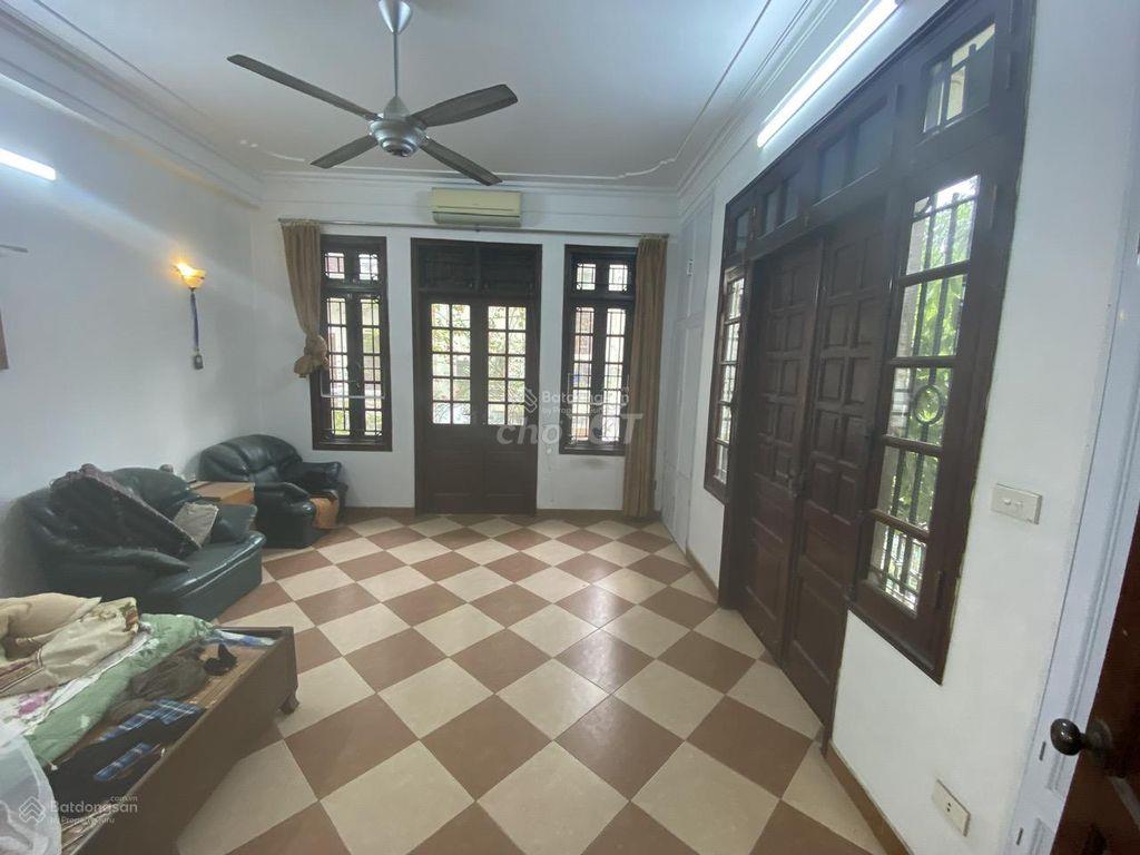 Cho thuê nhà phố Nghĩa Đô - Dt 80m2 x 4 tầng lô góc làm Vp, Kinh doanh