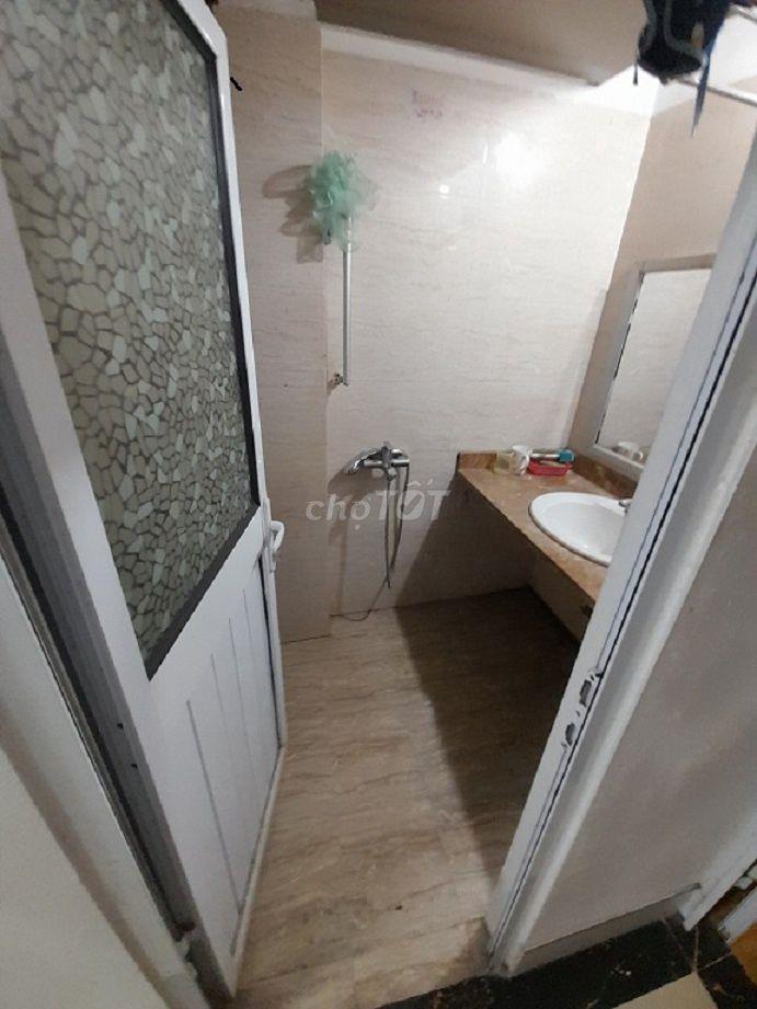 Cho thuê nhà ngõ 132 Cầu Giấy, Dt 45m2 x 4 tầng có đh, Nl, Bếp 