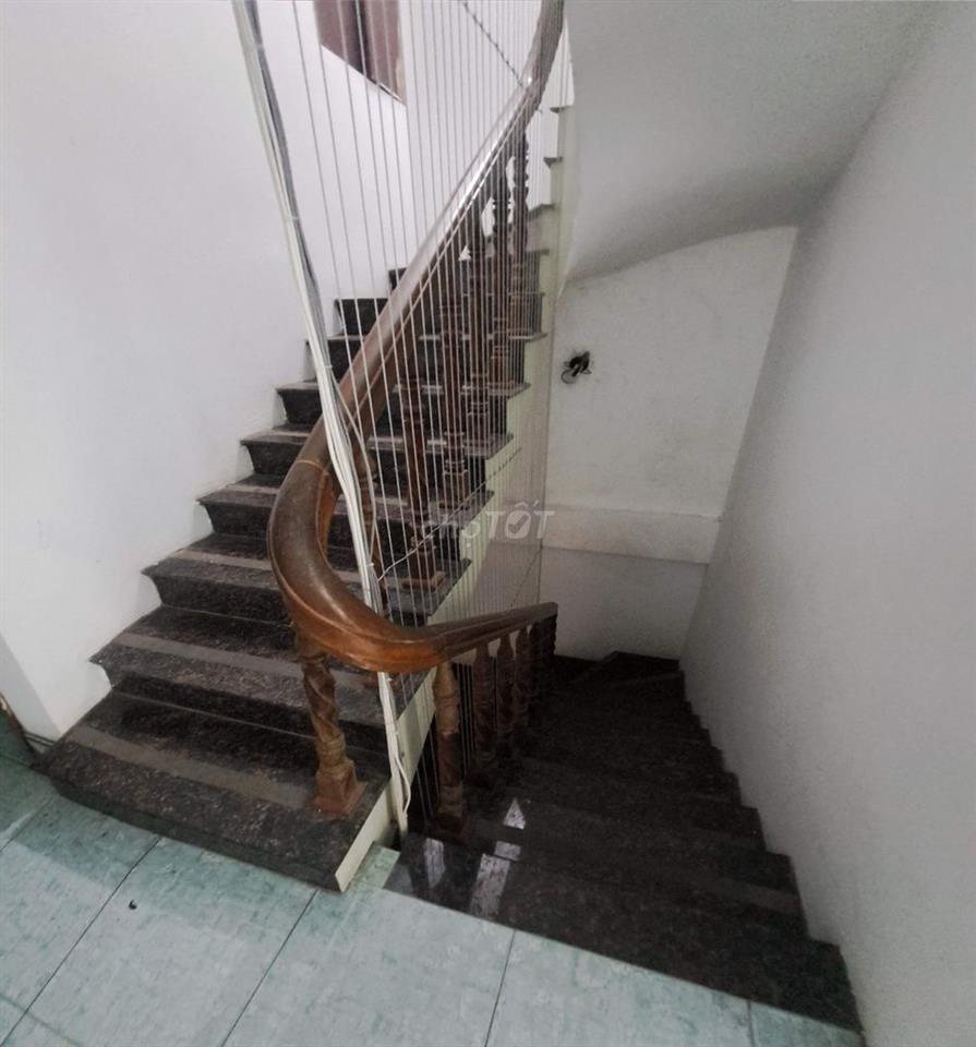 Nhà ngõ 2 phố Phạm Tuấn Tài, Dt 55m2 x 5 tầng, mỗi tầng 2 phòng 1 w