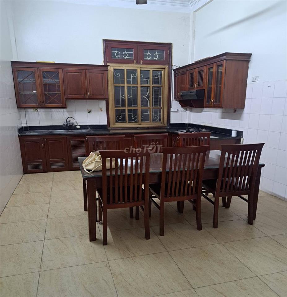 Nhà ngõ 1 phố Phạm Tuấn Tài, Dt 55m2 x 4 tầng đồ cơ bản, ô tô đậu cửa