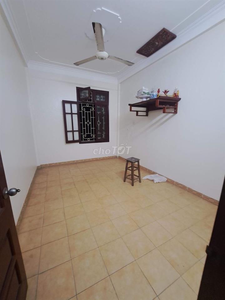 Nhà ngõ 1 phố Phạm Tuấn Tài, Dt 55m2 x 4 tầng đồ cơ bản, ô tô đậu cửa