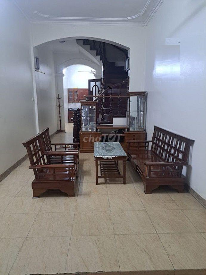 Nhà ngõ 1 phố Phạm Tuấn Tài, Dt 55m2 x 4 tầng đồ cơ bản, ô tô đậu cửa