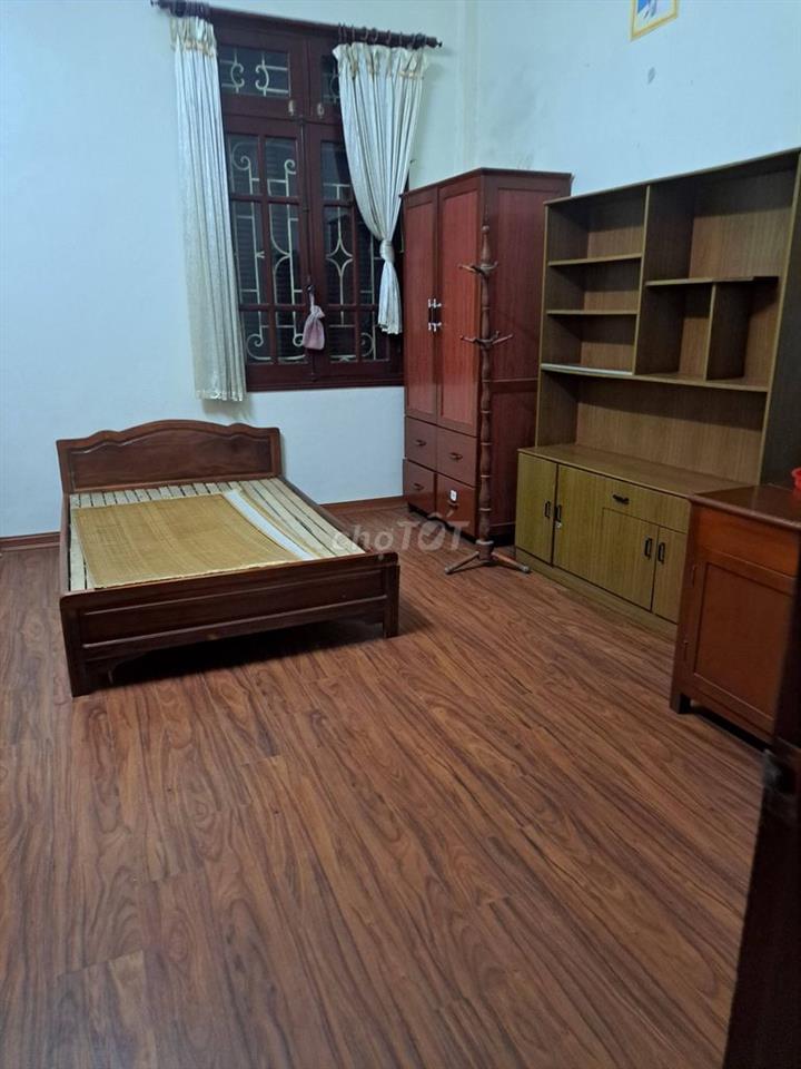 Nhà ngõ 1 phố Phạm Tuấn Tài, Dt 55m2 x 4 tầng đồ cơ bản, ô tô đậu cửa