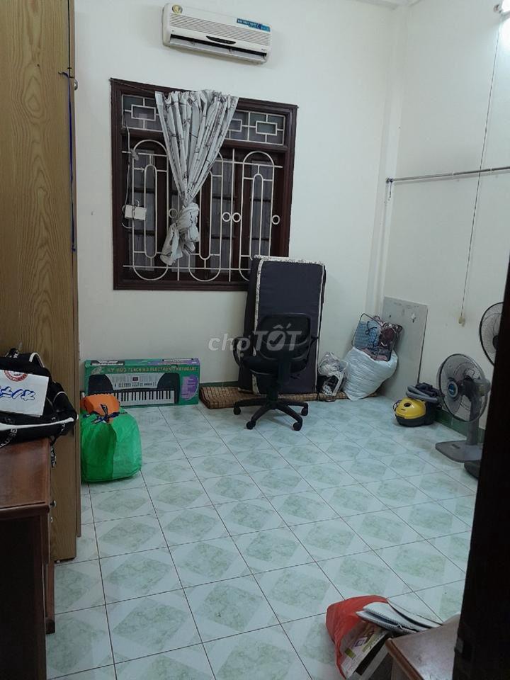 Cho thuê nhà ngõ 385 đường Hoàng Quốc Việt, dt 50m x 4 tầng - 14 tr/th