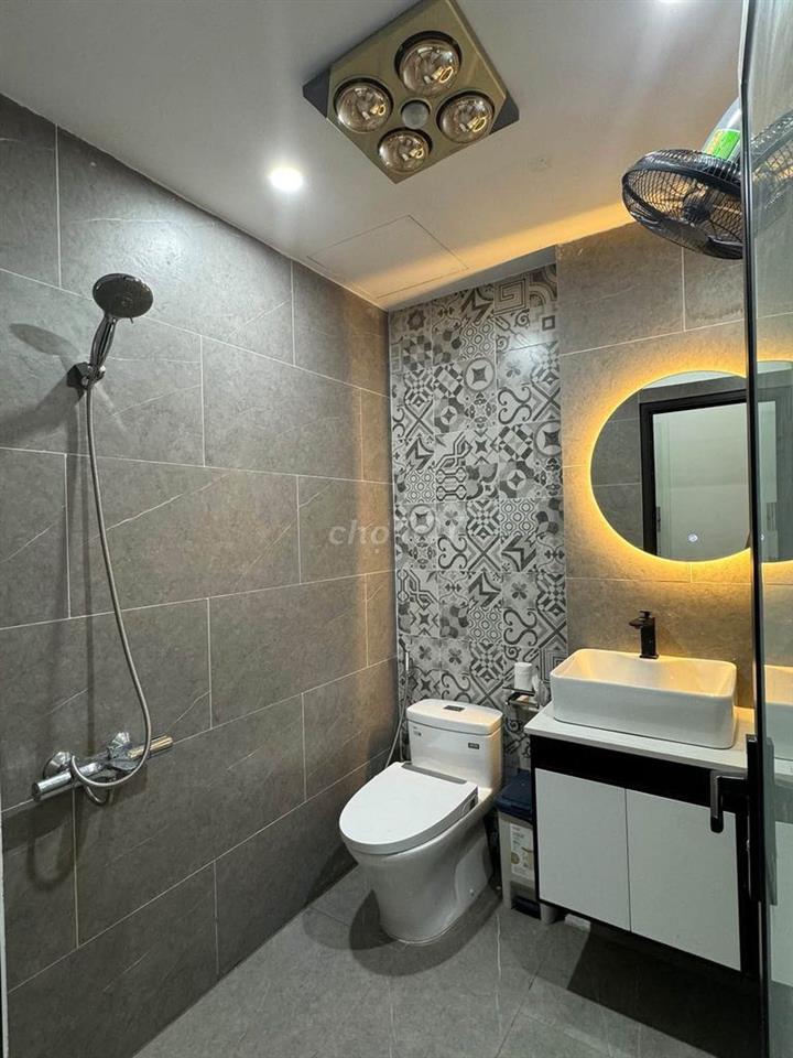 Cho thuê nhà ngõ 5 phố Hoàng Sâm - 50M2 x 5 Tầng mới đầy đủ nội thất 
