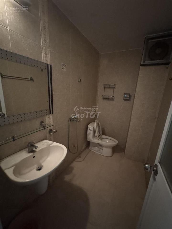 Cho thuê nhà ngõ 78 Duy Tân - DT 50Mx 6 Tầng, mỗi tầng chia 2P và 1 wc