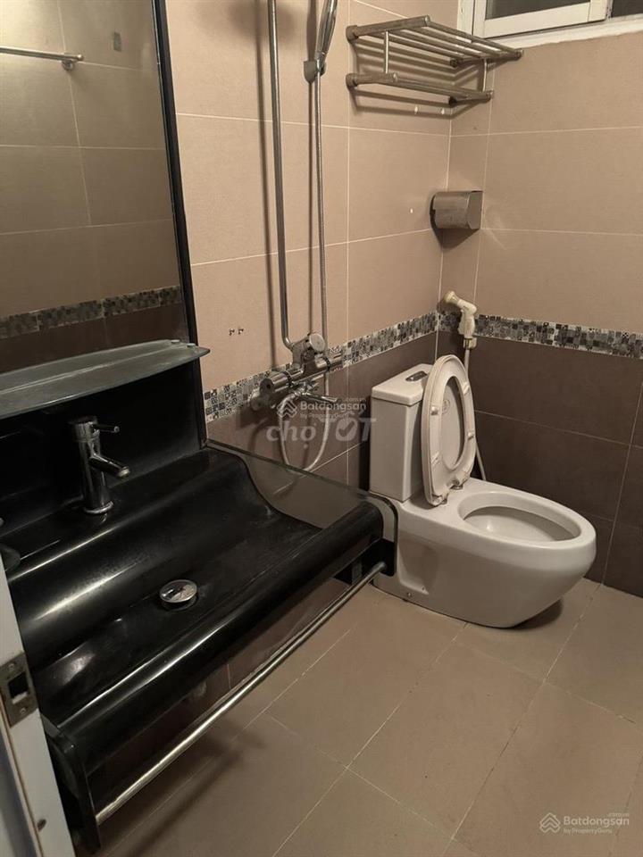 Cho thuê nhà ngõ 78 Duy Tân - DT 50Mx 6 Tầng, mỗi tầng chia 2P và 1 wc