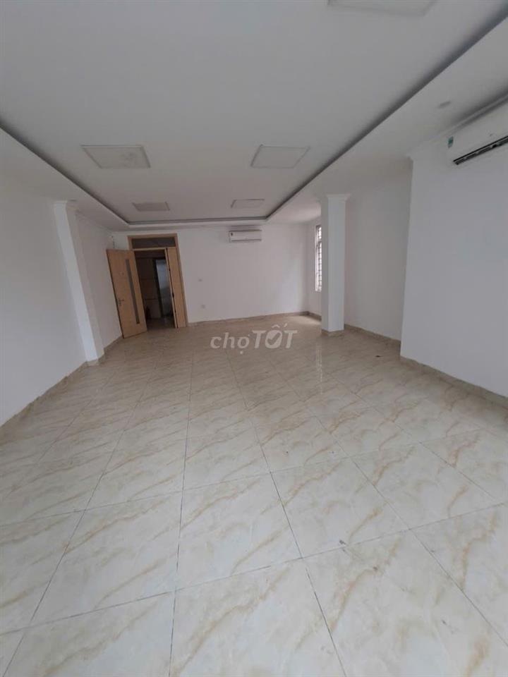 Tòa nhà 7 tầng phố Nguyễn Khang - Thông sàn , thang máy, ô tô đỗ cửa,